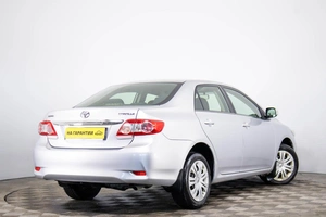 Седан Toyota Corolla 2011 года, 799000 рублей, Пермь