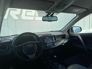 Внедорожник Toyota RAV4 2018 года, 2550000 рублей, Ижевск