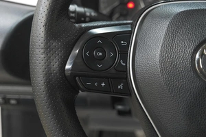 Седан Toyota Corolla 2019 года, 1859000 рублей, Новокузнецк