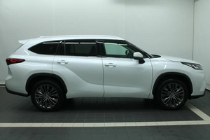 Внедорожник Toyota Highlander 2025 года, 5380000 рублей, Красноярск