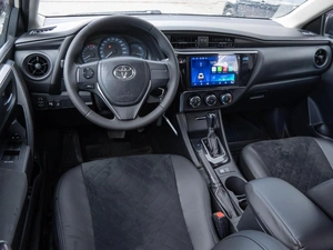 Седан Toyota Corolla 2017 года, 1499000 рублей, Волгоград
