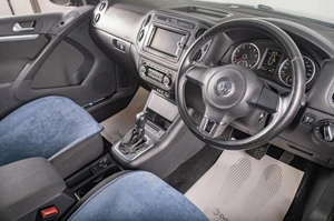 Внедорожник Volkswagen Tiguan 2012 года, 1259000 рублей, Томск