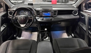 Внедорожник Toyota RAV4 2017 года, 2497000 рублей, Красноярск