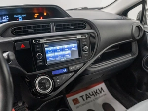 Хетчбэк Toyota Prius C 2016 года, 1275000 рублей, Красноярск