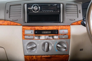 Седан Toyota Corolla Fielder 2005 года, 679000 рублей, Томск