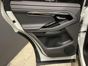 Внедорожник Land Rover Range Rover Evoque 2019 года, 3300000 рублей, Красноярск