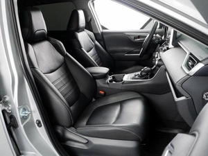 Внедорожник Toyota RAV4 2021 года, 3799000 рублей, Тюмень