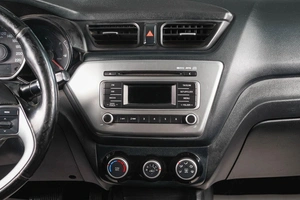 Седан Kia Rio 2016 года, 999000 рублей, Тюмень