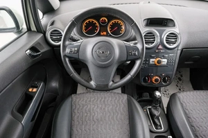 Хетчбэк Opel Corsa 2011 года, 719000 рублей, Красноярск