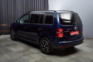Минивэн Volkswagen Touran 2007 года, 950000 рублей, Красноярск