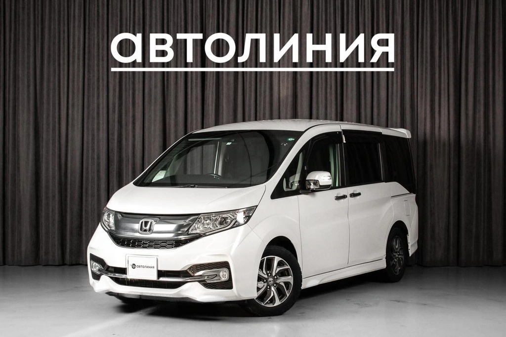 Минивэн Honda Stepwgn Spada 2015 года, 2185000 рублей, Красноярск