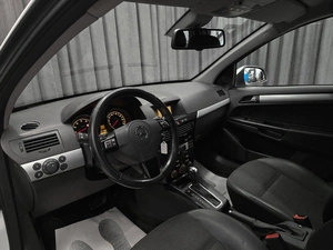 Универсал Opel Astra 2014 года, 695000 рублей, Красноярск