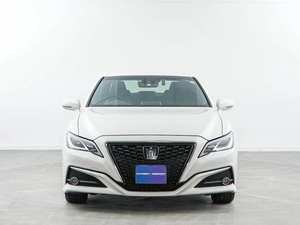 Седан Toyota Crown 2018 года, 3098077 рублей, Москва