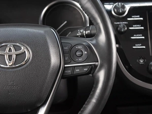 Седан Toyota Camry 2019 года, 3350000 рублей, Омск