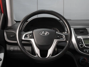 Седан Hyundai Solaris 2012 года, 680000 рублей, Омск