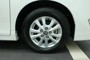 Минивэн Toyota Noah 2017 года, 2490000 рублей, Красноярск