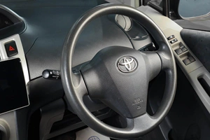 Хетчбэк Toyota Vitz 2009 года, 649000 рублей, Тюмень