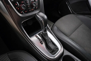 Хетчбэк Opel Astra 2011 года, 769000 рублей, Красноярск