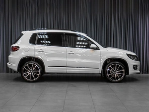 Внедорожник Volkswagen Tiguan 2012 года, 1677000 рублей, Тюмень