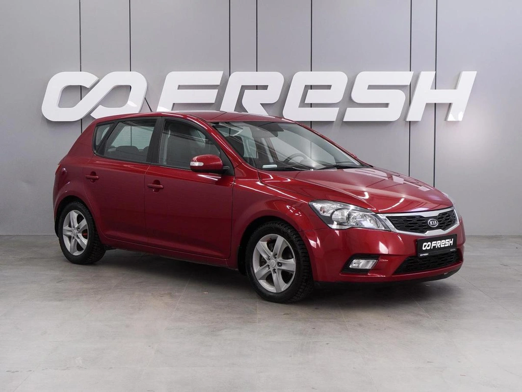 Хетчбэк Kia Ceed 2012 года, 934000 рублей, Воронеж