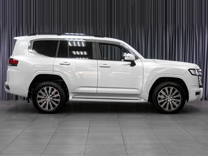 Внедорожник Toyota Land Cruiser 2023 года, 12279000 рублей, Тюмень