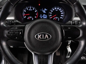 Седан Kia Rio 2019 года, 1399000 рублей, Тюмень
