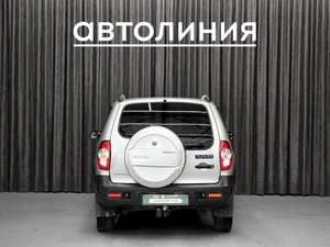Внедорожник Chevrolet Niva 2017 года, 760000 рублей, Красноярск