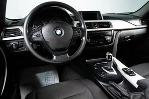 Седан BMW 3 серия 2018 года, 1589000 рублей, Сургут