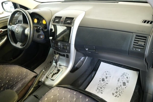 Седан Toyota Corolla 2010 года, 1139000 рублей, Омск