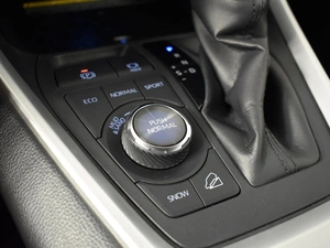 Внедорожник Toyota RAV4 2022 года, 2935200 рублей, Казань