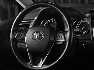 Седан Toyota Camry 2019 года, 3199000 рублей, Тюмень