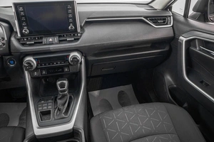 Внедорожник Toyota RAV4 2021 года, 3599000 рублей, Барнаул
