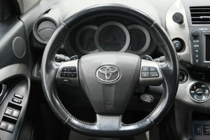 Внедорожник Toyota RAV4 2011 года, 1649000 рублей, Омск