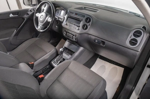 Внедорожник Volkswagen Tiguan 2013 года, 1249000 рублей, Томск
