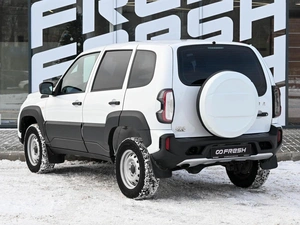 Внедорожник ВАЗ (LADA) Niva Travel 2024 года, 927000 рублей, Волгоград