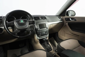 Внедорожник Skoda Yeti 2012 года, 999000 рублей, Новосибирск