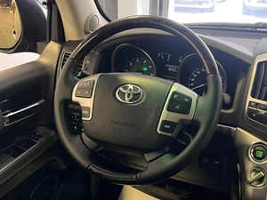 Внедорожник Toyota Land Cruiser 2012 года, 3749000 рублей, Красноярск