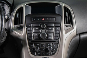 Хетчбэк Opel Astra 2011 года, 649000 рублей, Сургут