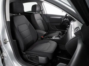 Седан Volkswagen Passat 2011 года, 854000 рублей, Воронеж