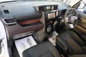 Минивэн Toyota Roomy 2017 года, 1099000 рублей, Омск