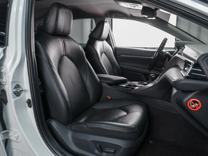 Седан Toyota Camry 2020 года, 2449000 рублей, Сургут