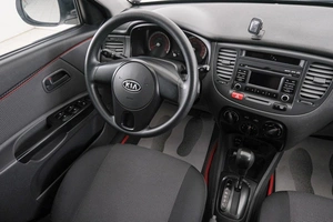 Хетчбэк Kia Rio 2011 года, 699000 рублей, Красноярск