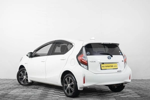 Хетчбэк Toyota Aqua 2018 года, 1299000 рублей, Кемерово