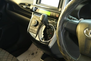 Минивэн Toyota Wish 2012 года, 1239000 рублей, Омск