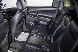 Внедорожник Toyota RAV4 2011 года, 1399000 рублей, Пермь