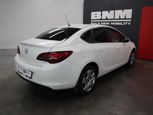 Седан Opel Astra 2013 года, 920000 рублей, Курск