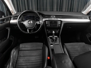 Седан Volkswagen Passat 2016 года, 1979000 рублей, Тюмень