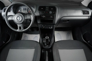 Седан Volkswagen Polo 2011 года, 799000 рублей, Тюмень