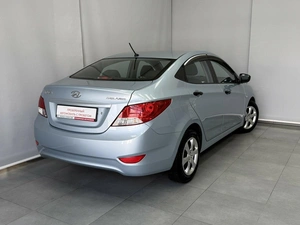 Седан Hyundai Solaris 2013 года, 800000 рублей, Красноярск
