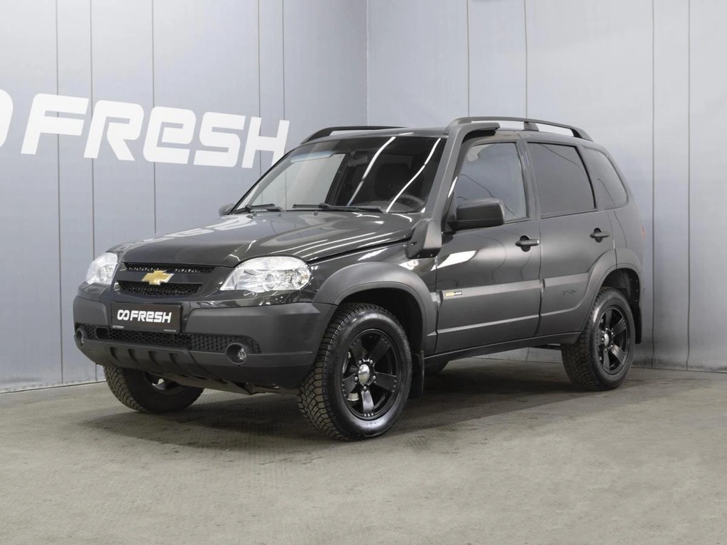 Внедорожник Chevrolet Niva 2018 года, 810000 рублей, Омск